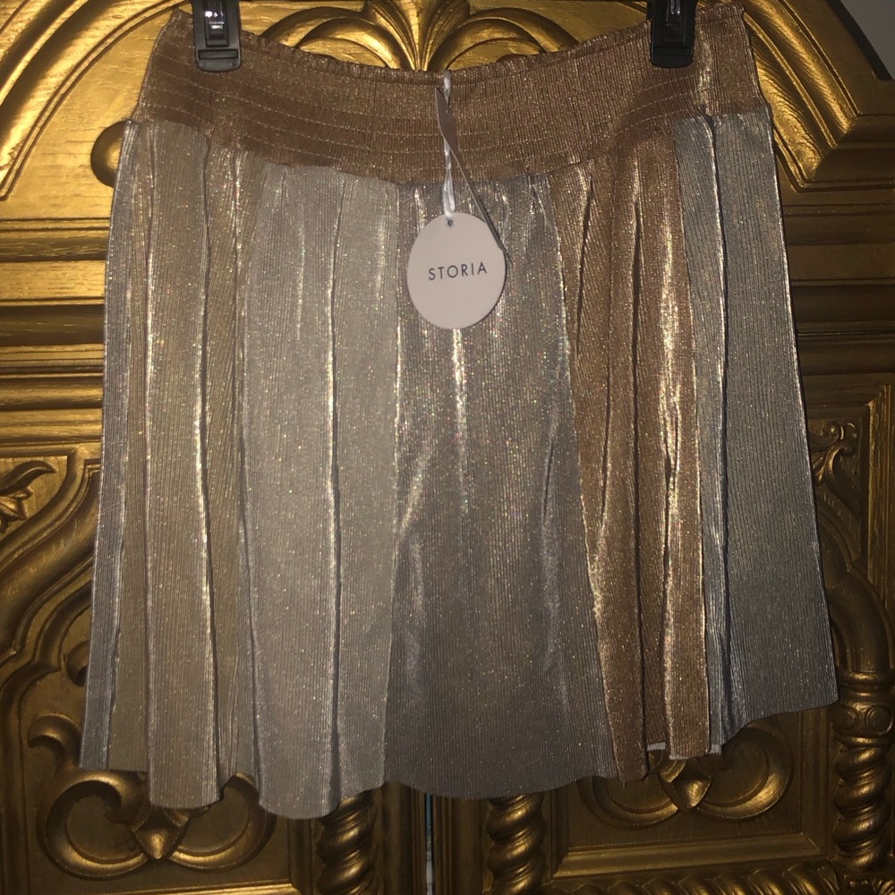STORIA skirt.